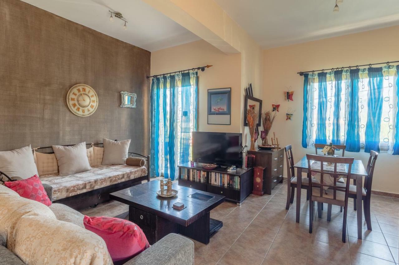 Cosy Apartment In Stoúpa エクステリア 写真
