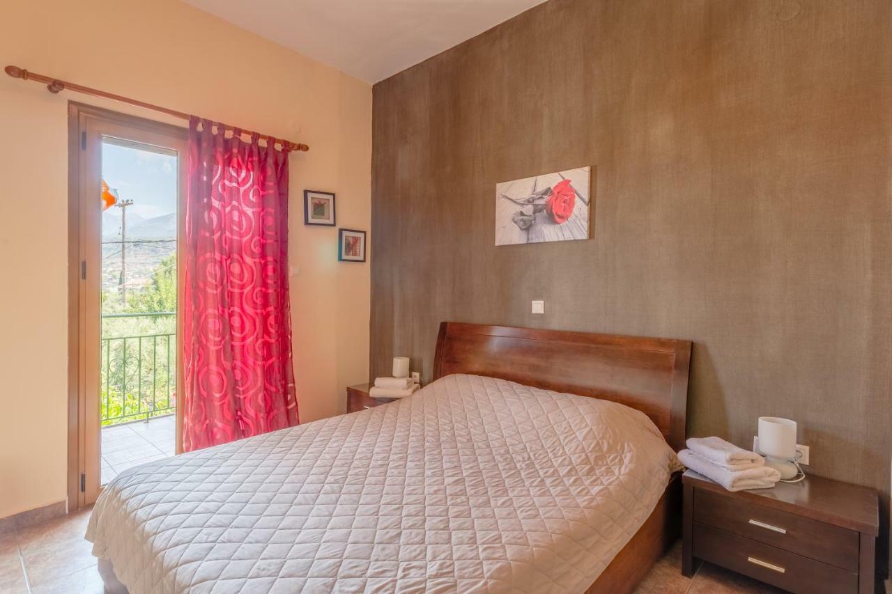 Cosy Apartment In Stoúpa エクステリア 写真
